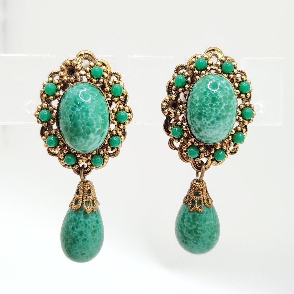 Vintage Green Peking Glass Style Clip On Earrings Gold Tone Filigree Drop READ